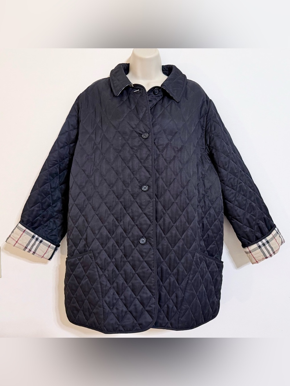 Genuine Classic BURBERRY Black / Sand Beige Diamond Quilted Nylon Barn Jacket